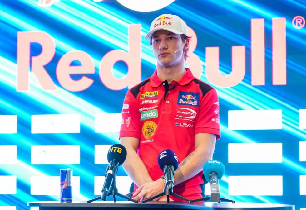 Schibsted-selskap gir full gass – blir sponsor av norsk motorsporttalent