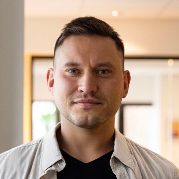 - Rødt kort til Los & Co