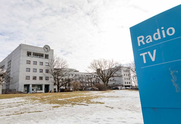 NRK-veteran slakter nytt radiotilbud: - Skyver eldre lyttere ut over stupet